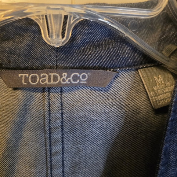 Toad&Co Short Sleeved Denim Top Size Medium - Picture 3 of 11